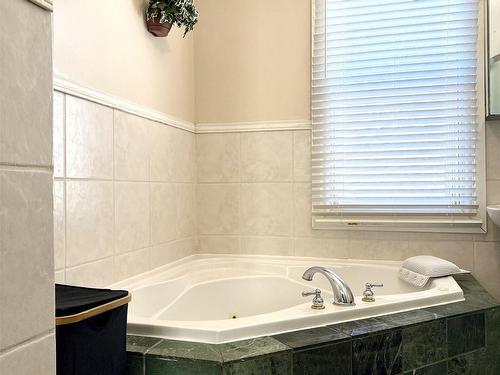 50 Victoria Street W, Amherst, NS 