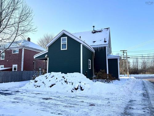 50 Victoria Street W, Amherst, NS 