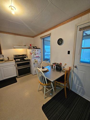 Salle à manger - 21  - 23 Rue De La Poste, Labelle, QC - Indoor