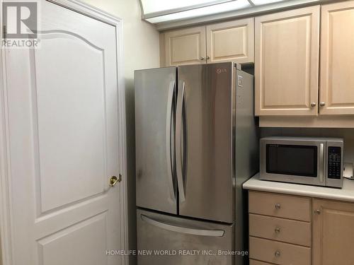 316 - 5418 Yonge Street, Toronto, ON - Indoor Photo Showing Kitchen