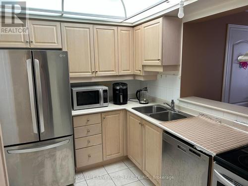 316 - 5418 Yonge Street, Toronto, ON - Indoor Photo Showing Kitchen With Double Sink