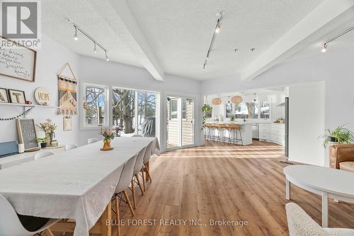 521 Upper Queen Street, London South (South P), ON - Indoor