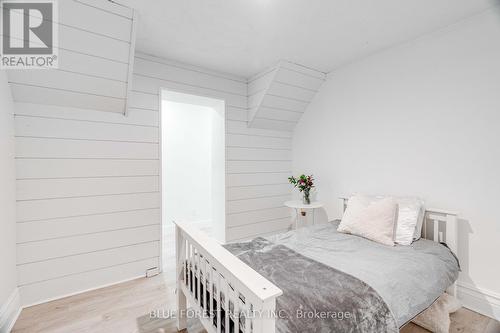 521 Upper Queen Street, London South (South P), ON - Indoor Photo Showing Bedroom