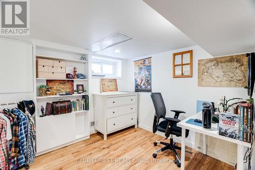 521 Upper Queen Street, London South (South P), ON - Indoor