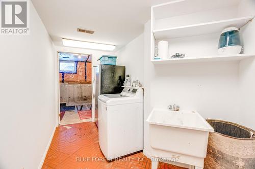 521 Upper Queen Street, London South (South P), ON - Indoor Photo Showing Laundry Room