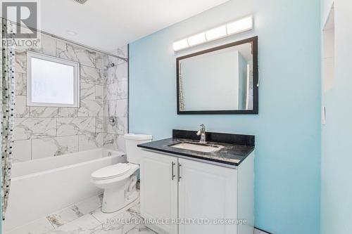 147 Hickling Trail, Barrie, ON - Indoor Photo Showing Bathroom