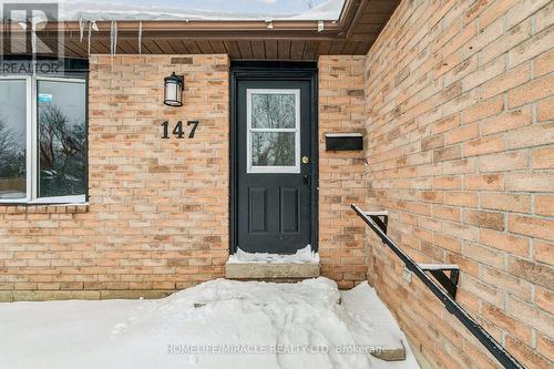 147 Hickling Trail, Barrie, ON - Outdoor With Exterior