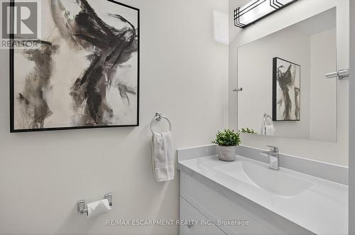2347 Tweedsmuir Court, Burlington, ON - Indoor Photo Showing Bathroom