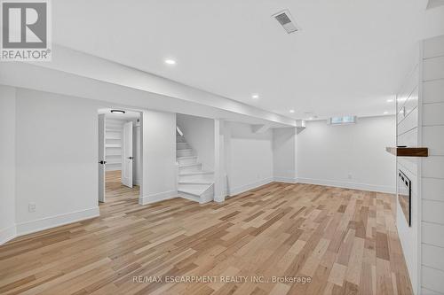 2347 Tweedsmuir Court, Burlington, ON - Indoor Photo Showing Other Room