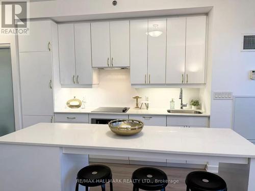 3109 - 426 University Avenue, Toronto, ON - Indoor Photo Showing Kitchen With Upgraded Kitchen