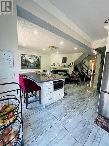 6335 Plowmans Heath, Mississauga, ON - Indoor