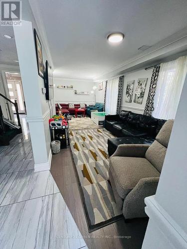 6335 Plowmans Heath, Mississauga, ON - Indoor Photo Showing Other Room