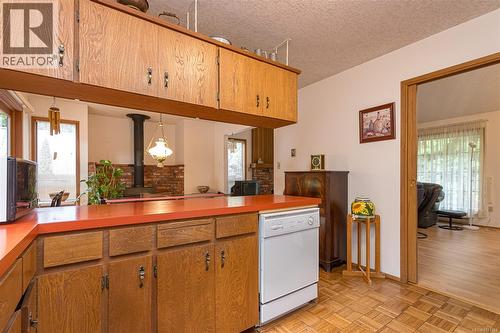 2682 Sunny Glades Lane, Shawnigan Lake, BC - Indoor Photo Showing Kitchen
