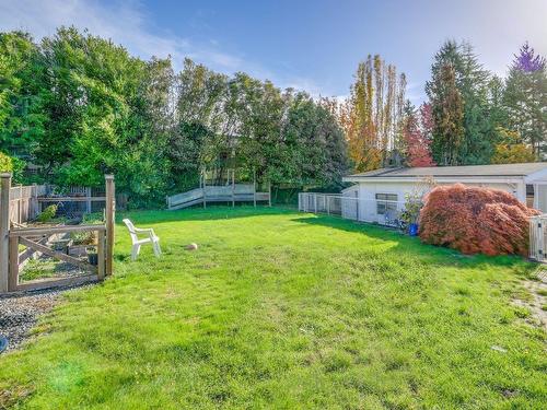 1154 Finlay Street, White Rock, BC - Outdoor With Backyard