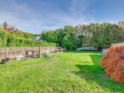 1154 Finlay Street, White Rock, BC - Outdoor With Backyard