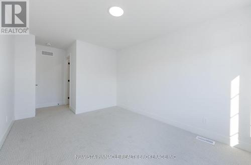 Photos of a similar unit - 72 - 1175 Riverbend Road, London South (South B), ON 