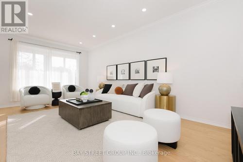 75 Breckonwood Crescent, Markham, ON - Indoor Photo Showing Living Room