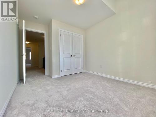 21 Viola St. Street, East Gwillimbury, ON - Indoor Photo Showing Other Room
