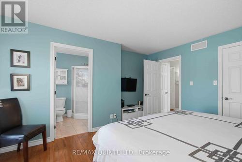 43 Gavey Street, Belleville (Thurlow Ward), ON - Indoor Photo Showing Bedroom