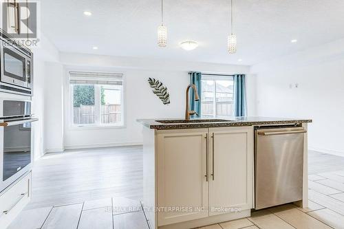 318 Old Huron Road N, Kitchener, ON - Indoor Photo Showing Kitchen With Stainless Steel Kitchen