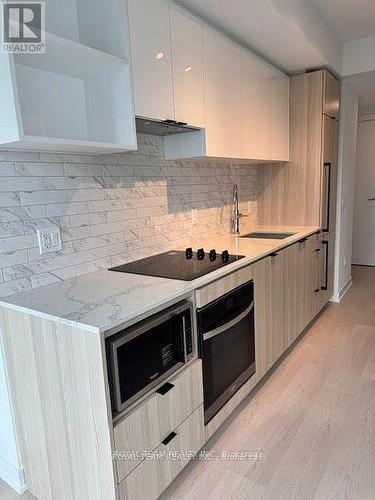 2701 - 252 Church Street, Toronto, ON - Indoor Photo Showing Kitchen With Upgraded Kitchen