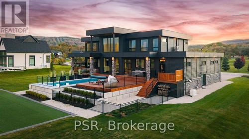 4 Raintree Court, Clearview, ON - Outdoor