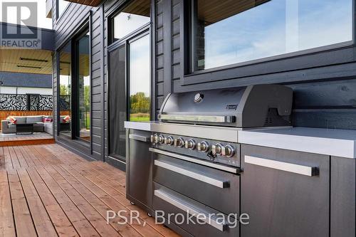 4 Raintree Court, Clearview, ON - Outdoor With Exterior