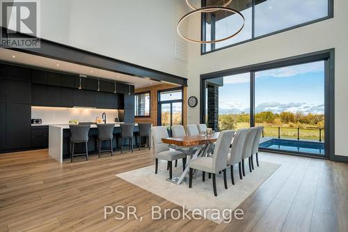 4 Raintree Court, Clearview, ON - Indoor Photo Showing Dining Room