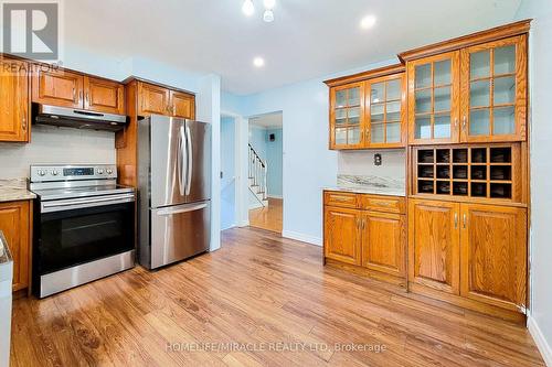 4433 Meadowvale Drive, Niagara Falls, ON - Indoor Photo Showing Kitchen