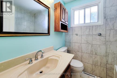 4433 Meadowvale Drive, Niagara Falls, ON - Indoor Photo Showing Bathroom