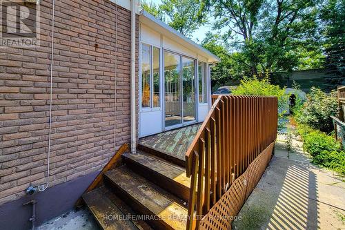 4433 Meadowvale Drive, Niagara Falls, ON - Outdoor With Exterior