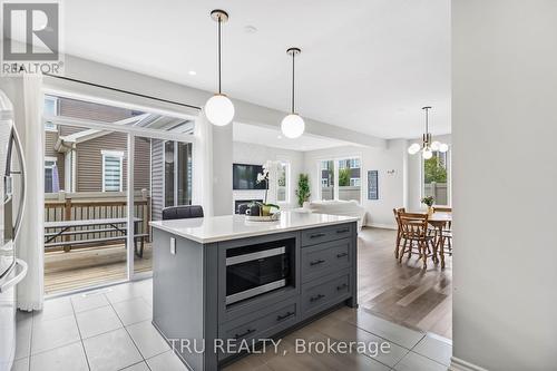 20 Coppermine Street, Ottawa, ON - Indoor Photo Showing Kitchen With Upgraded Kitchen