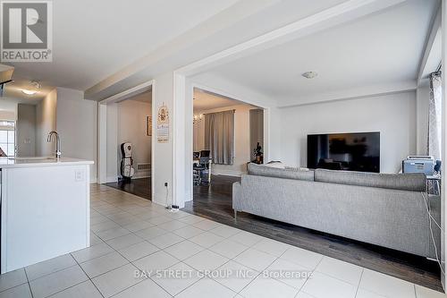 19 Nigh Drive, Markham, ON - Indoor Photo Showing Living Room