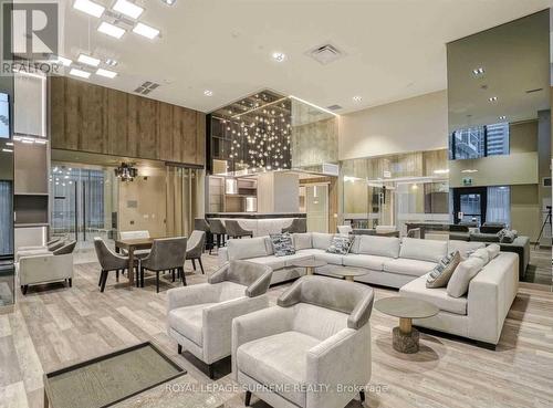 1402 - 75 Oneida Crescent, Richmond Hill, ON - Indoor