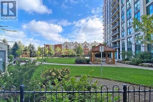1402 - 75 Oneida Crescent, Richmond Hill, ON - Outdoor