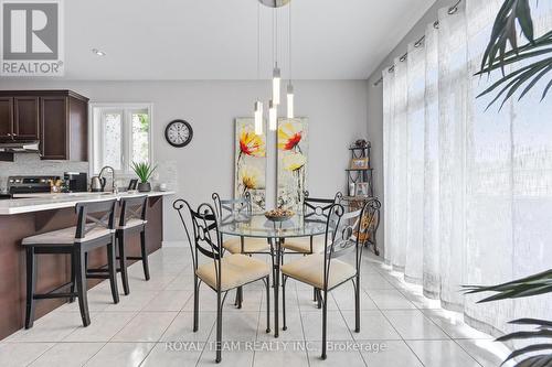 218 Richardson Crescent, Bradford West Gwillimbury, ON - Indoor Photo Showing Dining Room