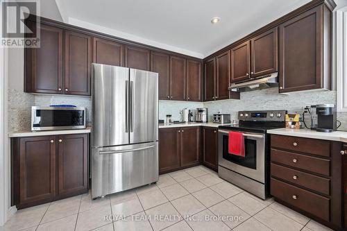 218 Richardson Crescent, Bradford West Gwillimbury, ON - Indoor Photo Showing Kitchen With Stainless Steel Kitchen