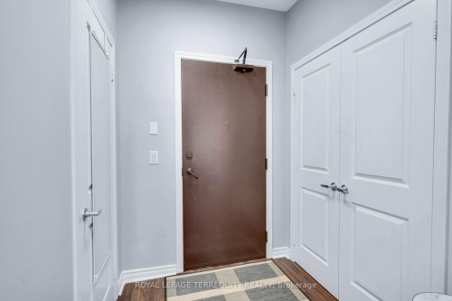 406-385 Prince Of Wales Drive, Mississauga, ON - Indoor Photo Showing Other Room