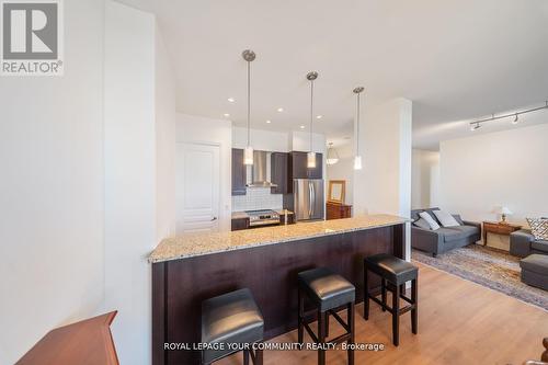 Ph01 - 9245 Jane Street, Vaughan, ON - Indoor Photo Showing Kitchen With Upgraded Kitchen