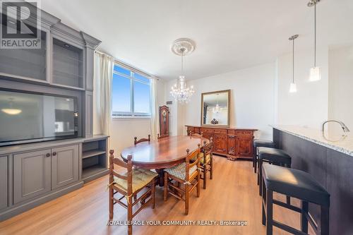 Ph01 - 9245 Jane Street, Vaughan, ON - Indoor Photo Showing Dining Room