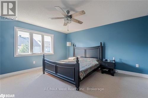 69 Kidd Crescent, New Tecumseth, ON - Indoor Photo Showing Bedroom