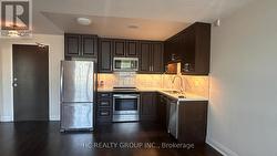 113 - 75 NORMAN BETHUNE AVENUE  Richmond Hill, ON L4B 0B6