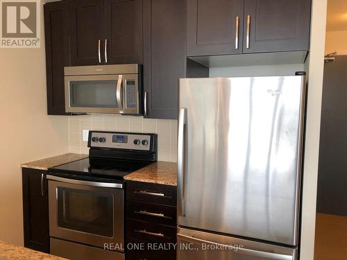 3908 - 4070 Confederation Parkway, Mississauga, ON - Indoor Photo Showing Kitchen