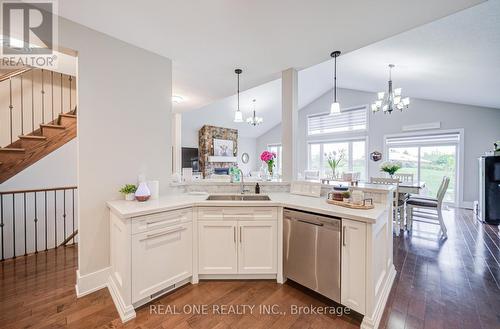 295 Sunnybrae Avenue, Innisfil, ON - Indoor Photo Showing Kitchen