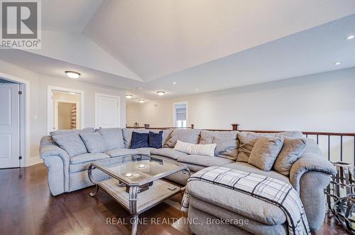 295 Sunnybrae Avenue, Innisfil, ON - Indoor Photo Showing Living Room