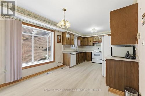 4307 Garnetwood Chase, Mississauga, ON - Indoor Photo Showing Kitchen