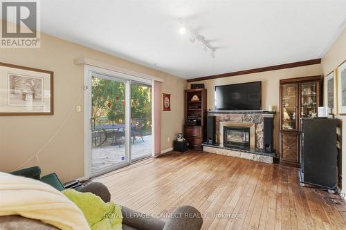 4307 Garnetwood Chase, Mississauga, ON - Indoor Photo Showing Living Room With Fireplace
