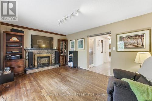 4307 Garnetwood Chase, Mississauga, ON - Indoor Photo Showing Living Room With Fireplace