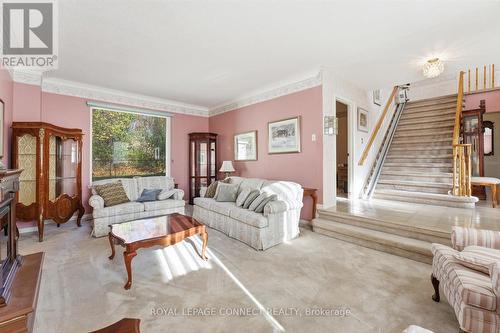 4307 Garnetwood Chase, Mississauga, ON - Indoor Photo Showing Living Room
