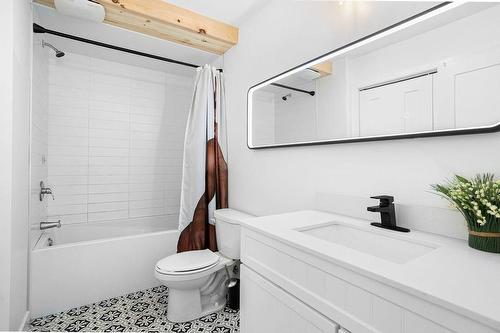 Salle de bains - 4701  - 4703 Rue Du Gai-Luron, Sainte-Adèle, QC - Indoor Photo Showing Bathroom